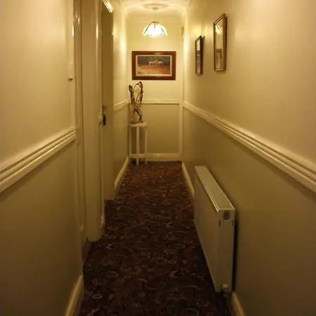 Bed & Breakfast Riverdale 3*